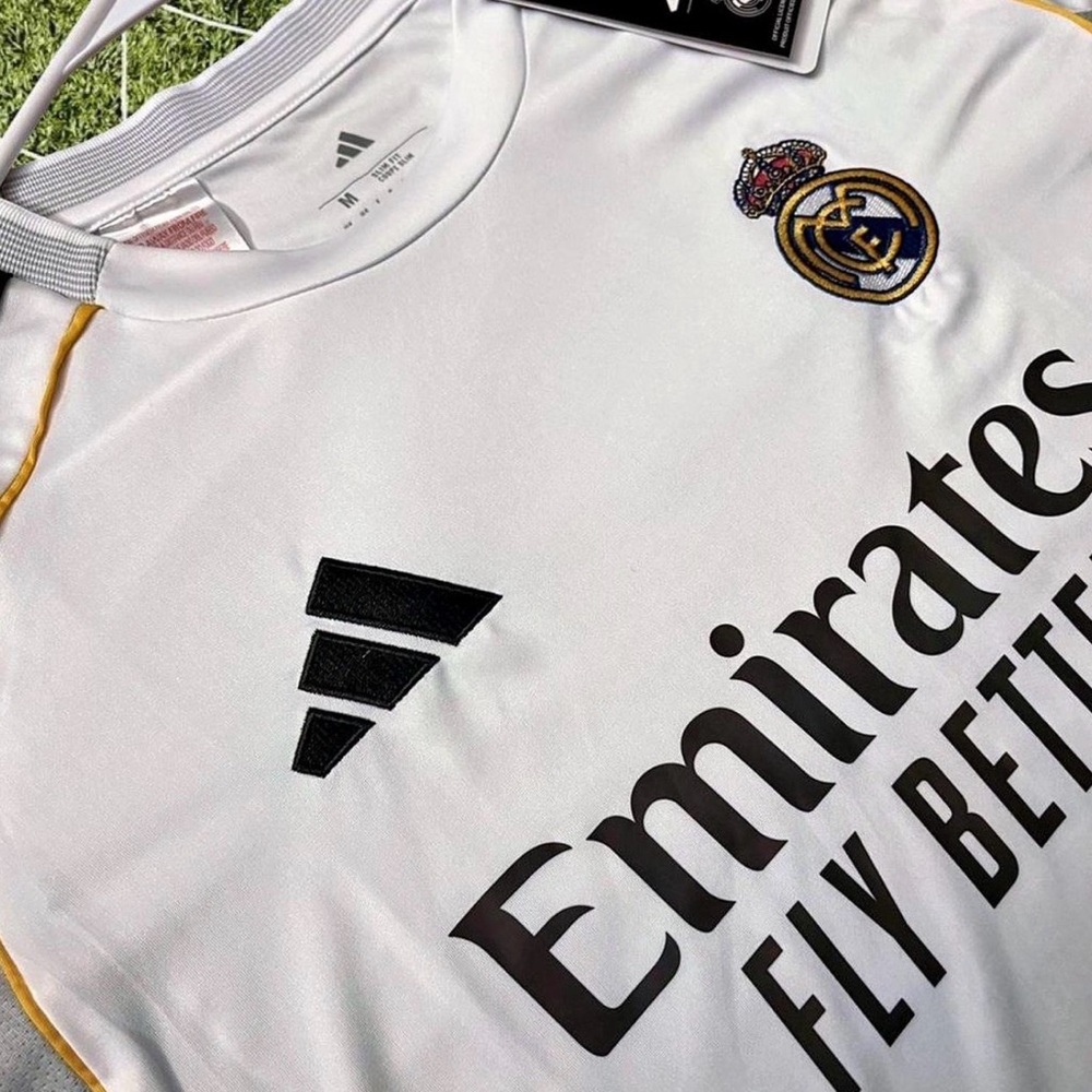 Adidas Real Madrid White and Black Jersey - Picture 2 of 4